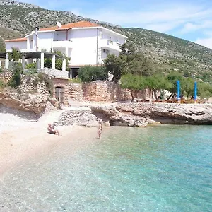 House Zaca Beach photo