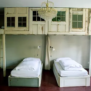 Hostel & Garten Eden Hostel Beds photo