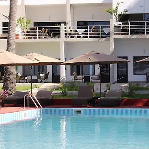 Swiss-Boutique-Hotel-Adults-Only-Serrekunda-Swimming-Pool