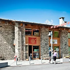 Rifugio-Galaberna-Hotel-Ostana-Exterior
