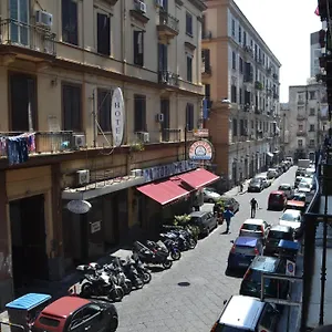 AnnaS-Family-Bed-Breakfast-Naples-Exterior