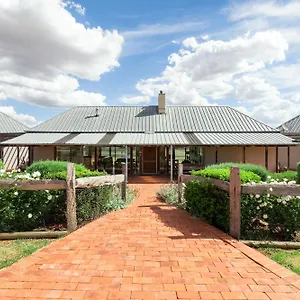 Owl-Head-Lodge-Gulgong-Exterior