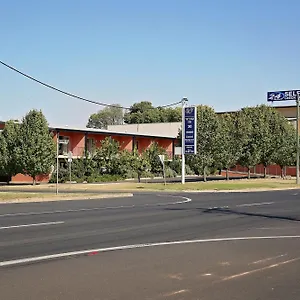 Forbes-Victoria-Inn-Exterior