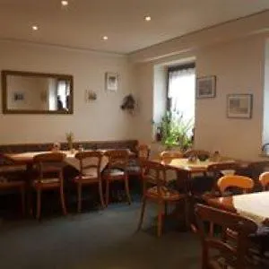 Weingasthaus-Zum-Faehrhof-Winningen-Interior