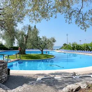 Residence Parco Del Garda Swimming Pool photo