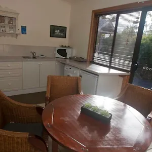 The-Shingles-Riverside-Cottages-New-Norfolk-Interior