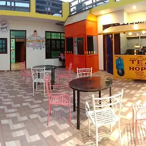 Hashtag-TravelerS-Hostel-Lucknow-Fast-Food