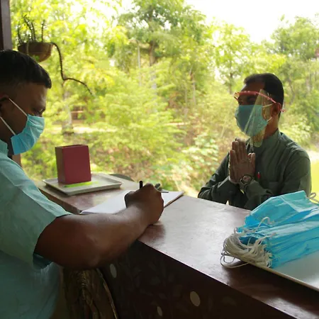 Tathastu-Pench-Hotel-Khawasa-People