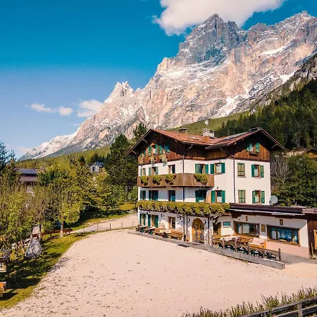 Locanda-Montana-San-Vito-di-Cadore-Exterior