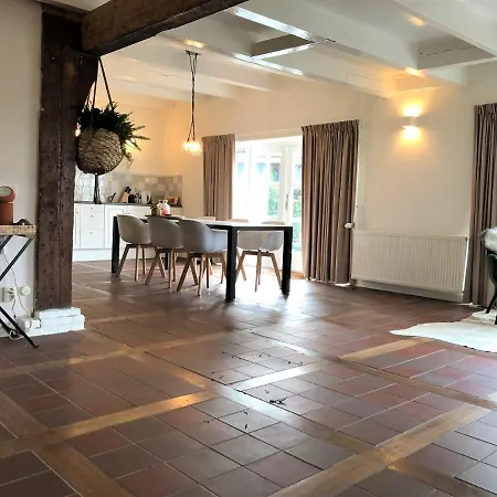 B-Nb-The-Barnhouse-Hotel-Bergambacht-Interior