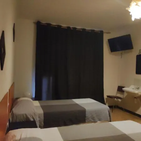 Fonda-Ca-La-Maria-Hotel-Avinyo-Room