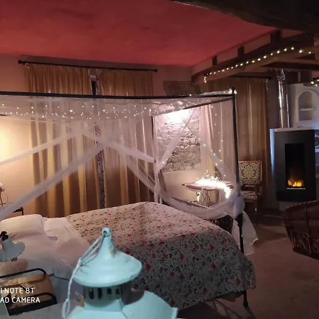 La-Via-Bed-Breakfast-Cavour-Room