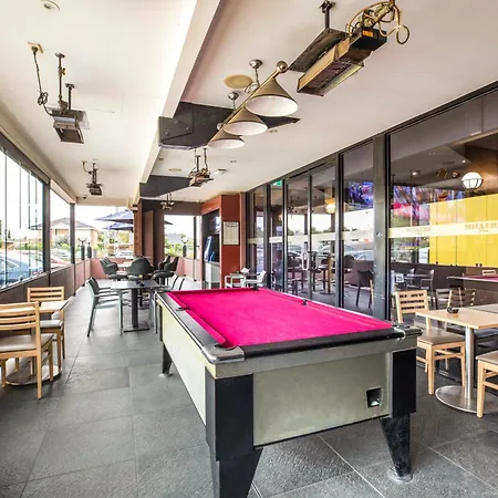 Nightcap-At-Millers-Inn-Altona-Exterior