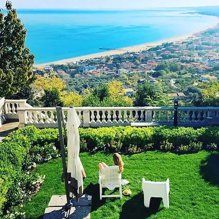 Secret-Garden-Suites-Apartments-Vasto-Skyline