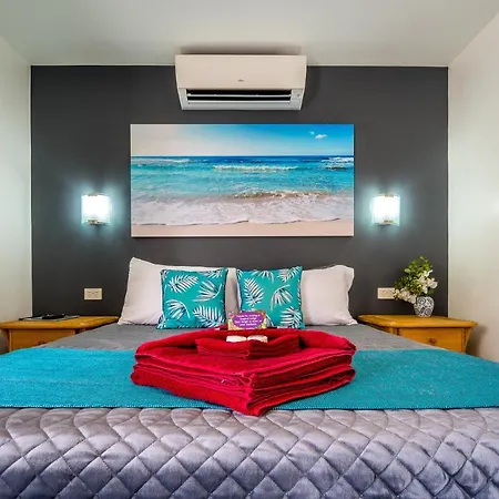 Tropical-Lodge-Innisfail-Beds