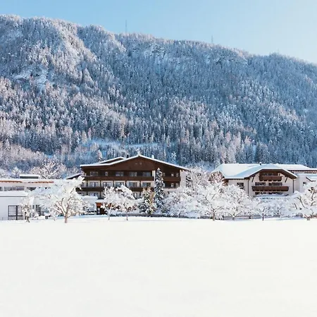 Gartenhotel-Linde-4-Sterne-Superior-Ried-im-Oberinntal-Exterior