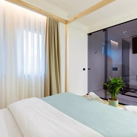 Garden-Downtown-Prishtina-Hotel-Pristina-Room