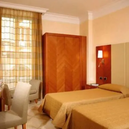 Suite-Opera-Rooms-Rome-Room