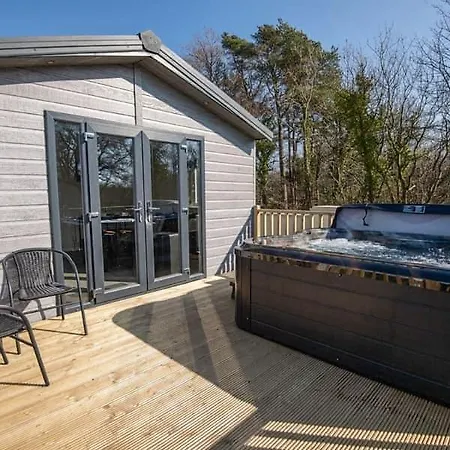 Arran-Hills-Hotel-Kilwinning-Exterior