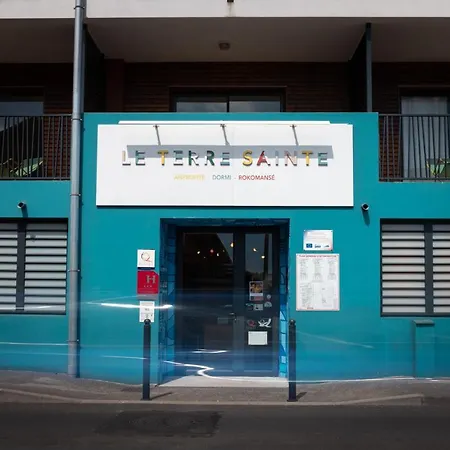 Hotel-Le-Terre-Sainte-Exterior