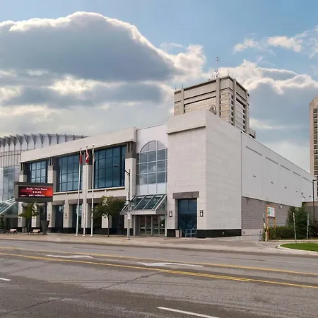 Doubletree-By-Hilton-London-Hotel-Exterior