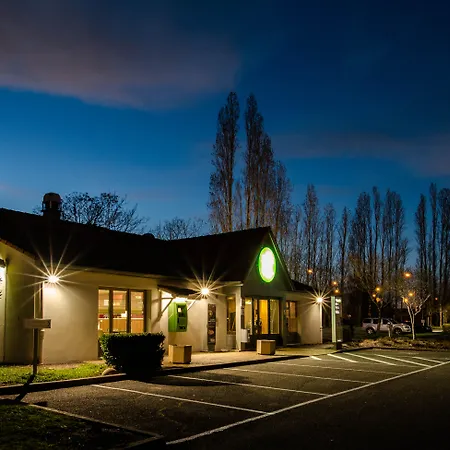 Campanile-Agen-Hotel-Exterior