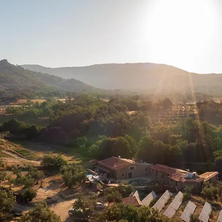 Aqua-Et-Oleum-Hotel-Villamiel-Skyline