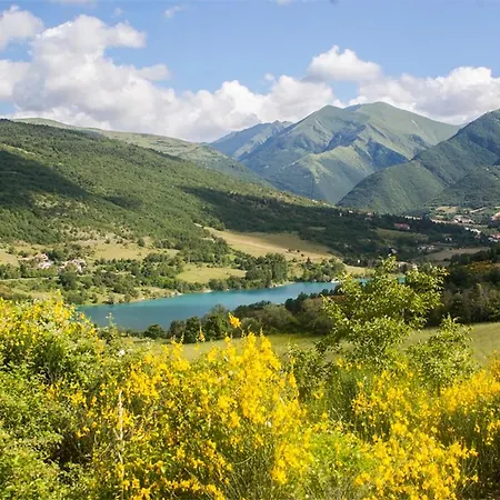 Bed-And-Breakfast-La-Villa-Fiastra-Nature