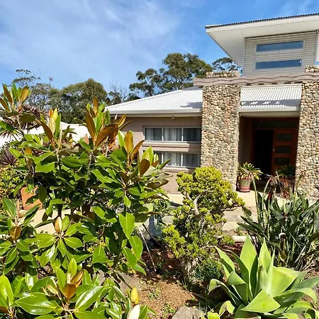 Serenity-Lodge-For-Couples-Ulladulla-Exterior