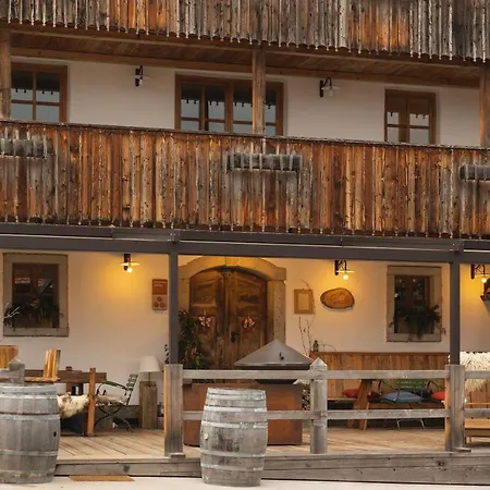 Guesthouse-Novak-Dvor-Exterior