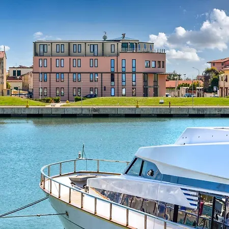 Residence-Hotel-LIncanto-Di-Boccadarno-Marina-Di-Pisa-Exterior