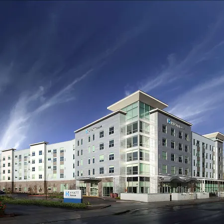 Hyatt-House-San-Jose-Airport-Hotel-Exterior