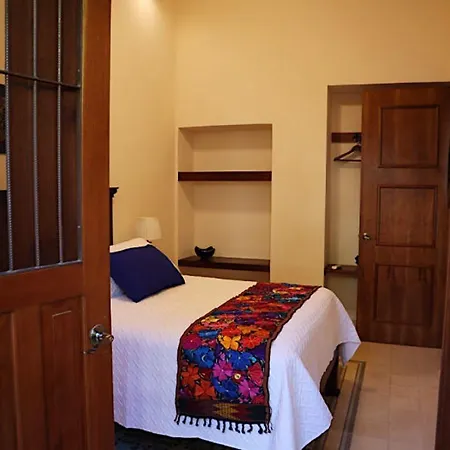 Hotel-Hostal-Boutique-Casa-Garza-Merida-Room