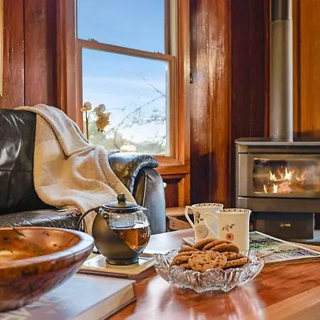 Christophers-Cottage-Bilpin-Interior