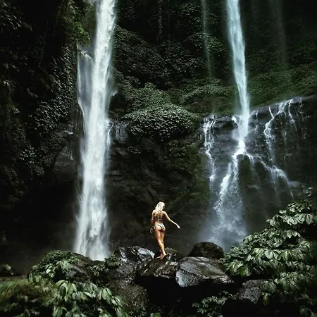 Munduk-Kupang-Sekumpul-Villa-Singaraja-People