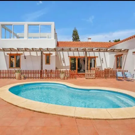 Villa-Amrita-La-Oliva-Exterior