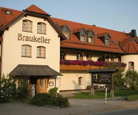 Landgasthof-Braukeller-Fattigau-Oberkotzau-Exterior