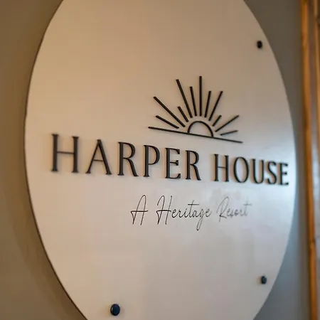 Harper-House-Hotel-Santa-Clara-Exterior