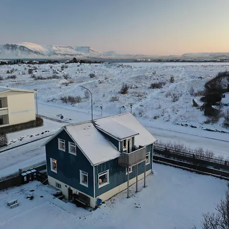 Blue-House-B-B-Seltjarnarnes-Exterior