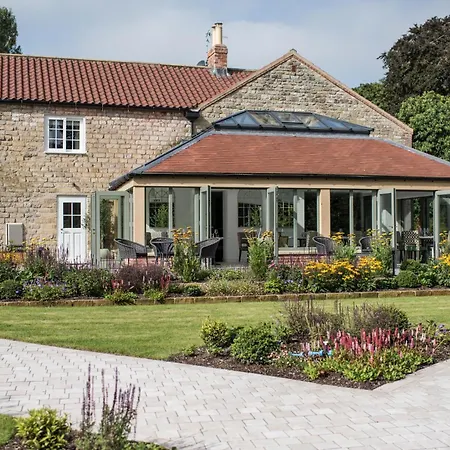 Dewars-Restaurant-And-Rooms-Malton-Exterior