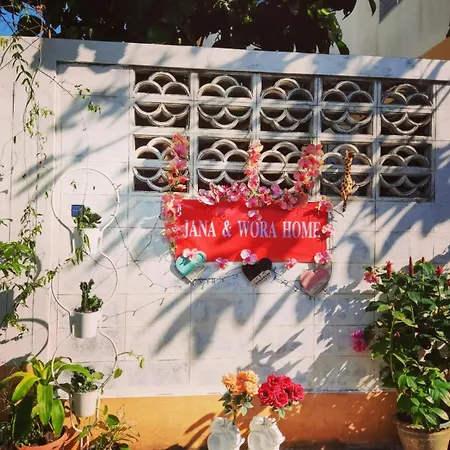 Worakarn-Apartment-3-Bangkok-Exterior