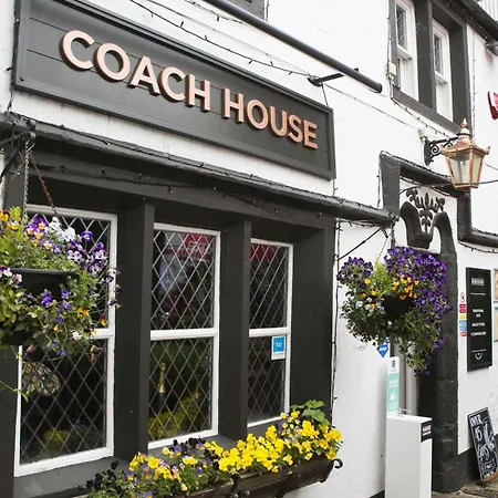 Coach-House-Hotel-Bentham-Exterior