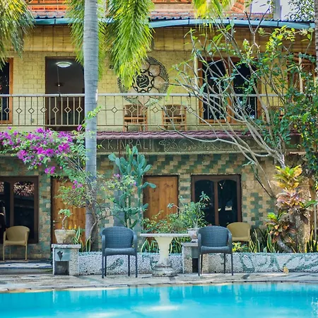 Deutsches-Eck-Rikesti-Hotel-Lovina-Exterior