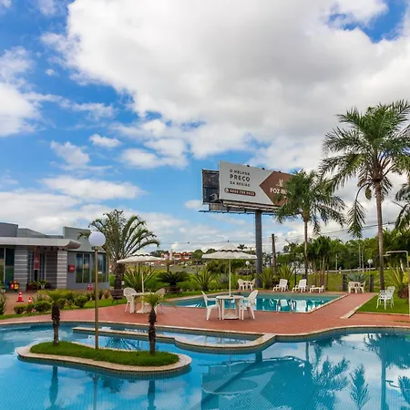 Foz-Fronteira-Hotel-Foz-do-Iguacu-Swimming-Pool