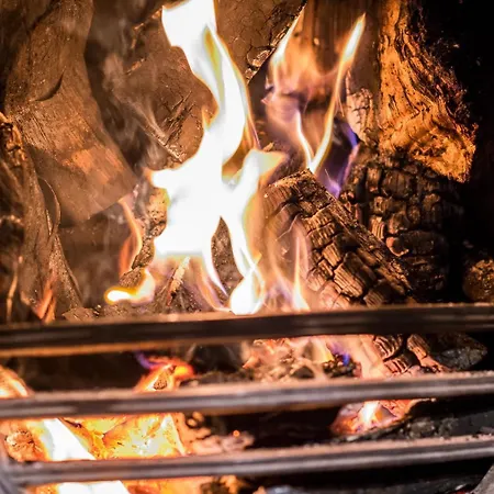 Kincaid-House-Hotel-Milton-of-Campsie-People