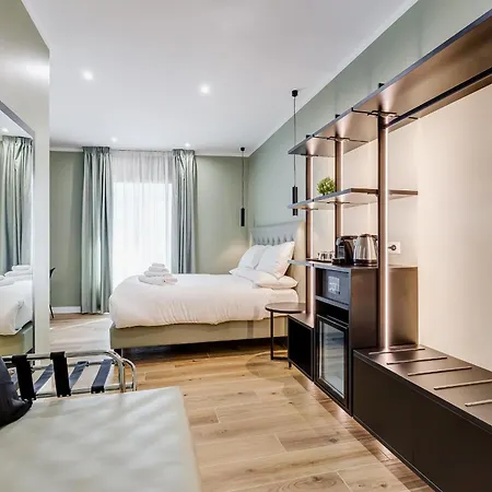 Lisa-Suite-Rome-Room