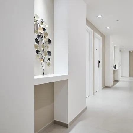 San-Giovanni-Retreat-Rome-Corridors