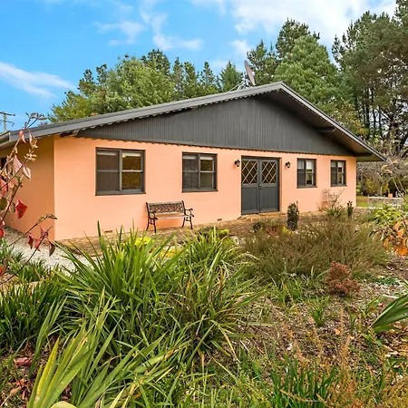 Blackwood-Park-Cottages-Mole-Creek-Exterior