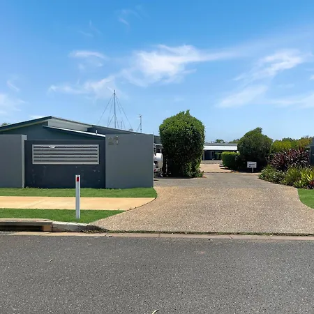 Direct-Collective-Villas-On-Rivergum-Emerald-Exterior