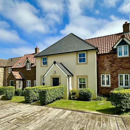 Coral-Shores-Filey-Exterior